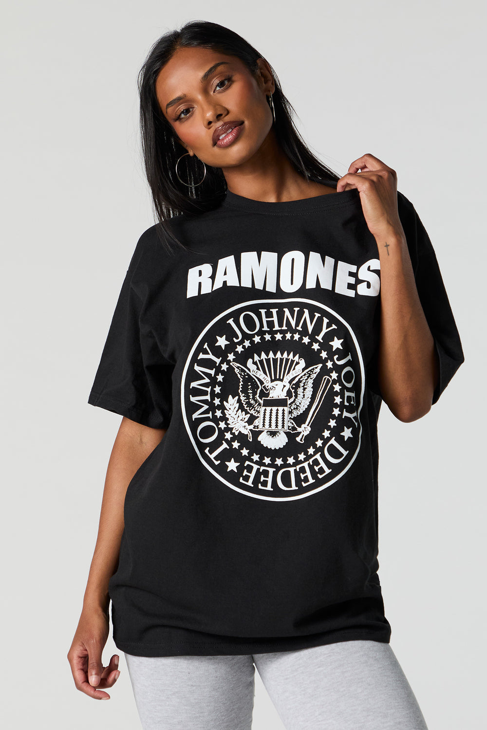 Ramones Graphic Boyfriend T-Shirt Ramones Graphic Boyfriend T-Shirt 2