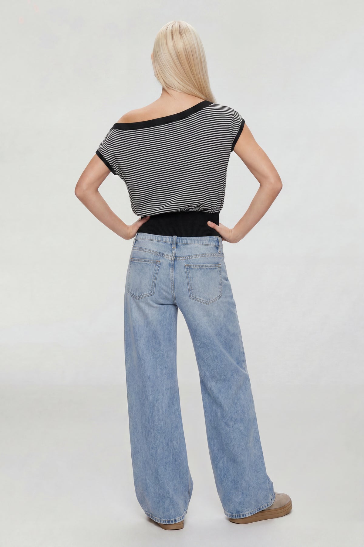 Alt View 2. One Shoulder Knit Sweater - Heather Grey