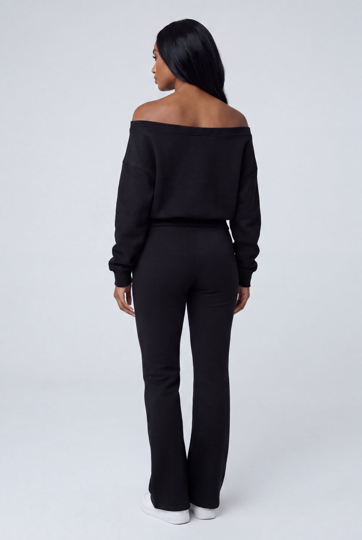 Alt View 3. Fleece Graphic Flare Sweatpant - Black