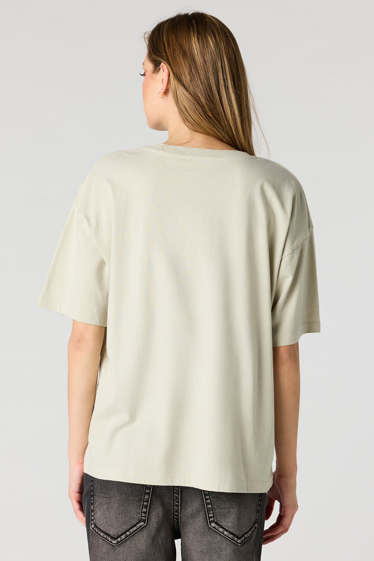 Alt View 2. Graphic Washed Boyfriend T-Shirt - Grey