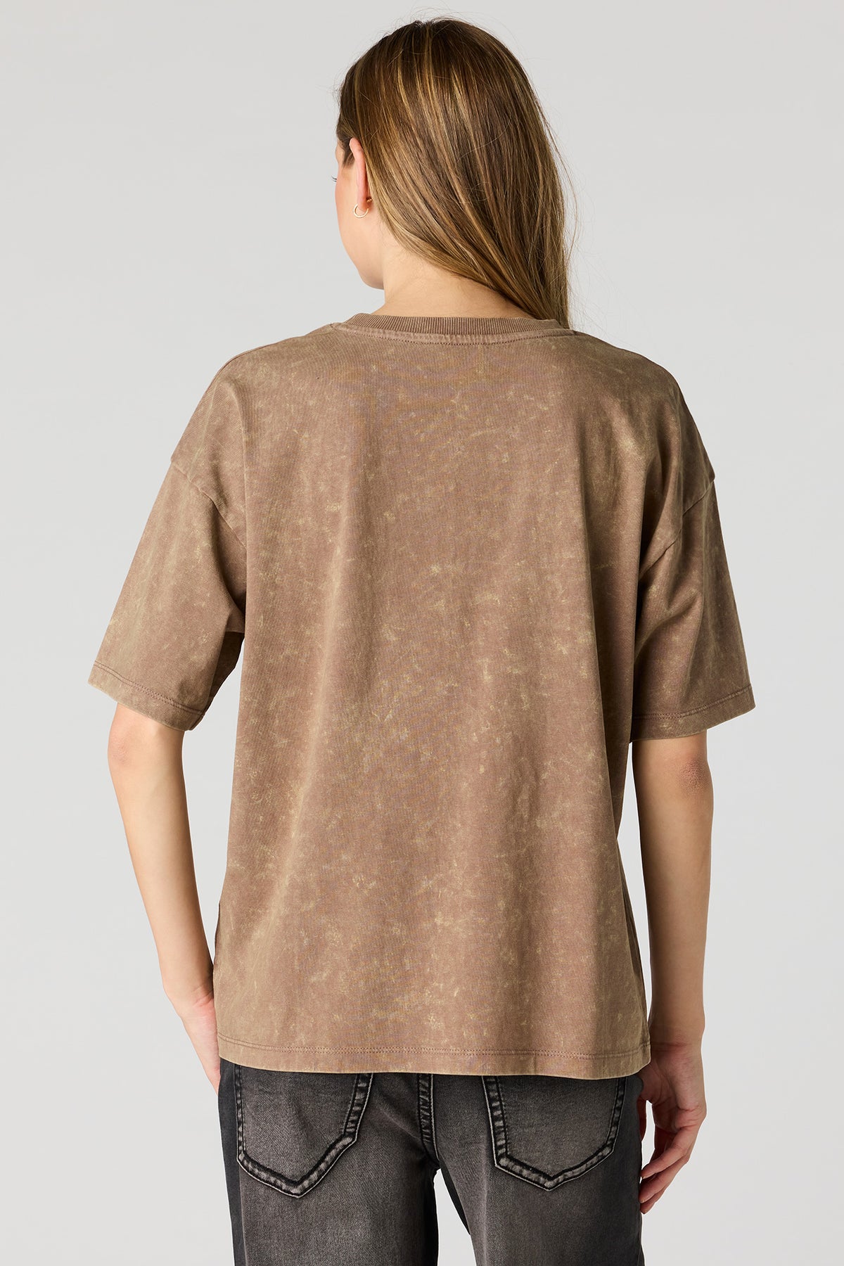 Alt View 2. Graphic Washed Boyfriend T-Shirt - Brown