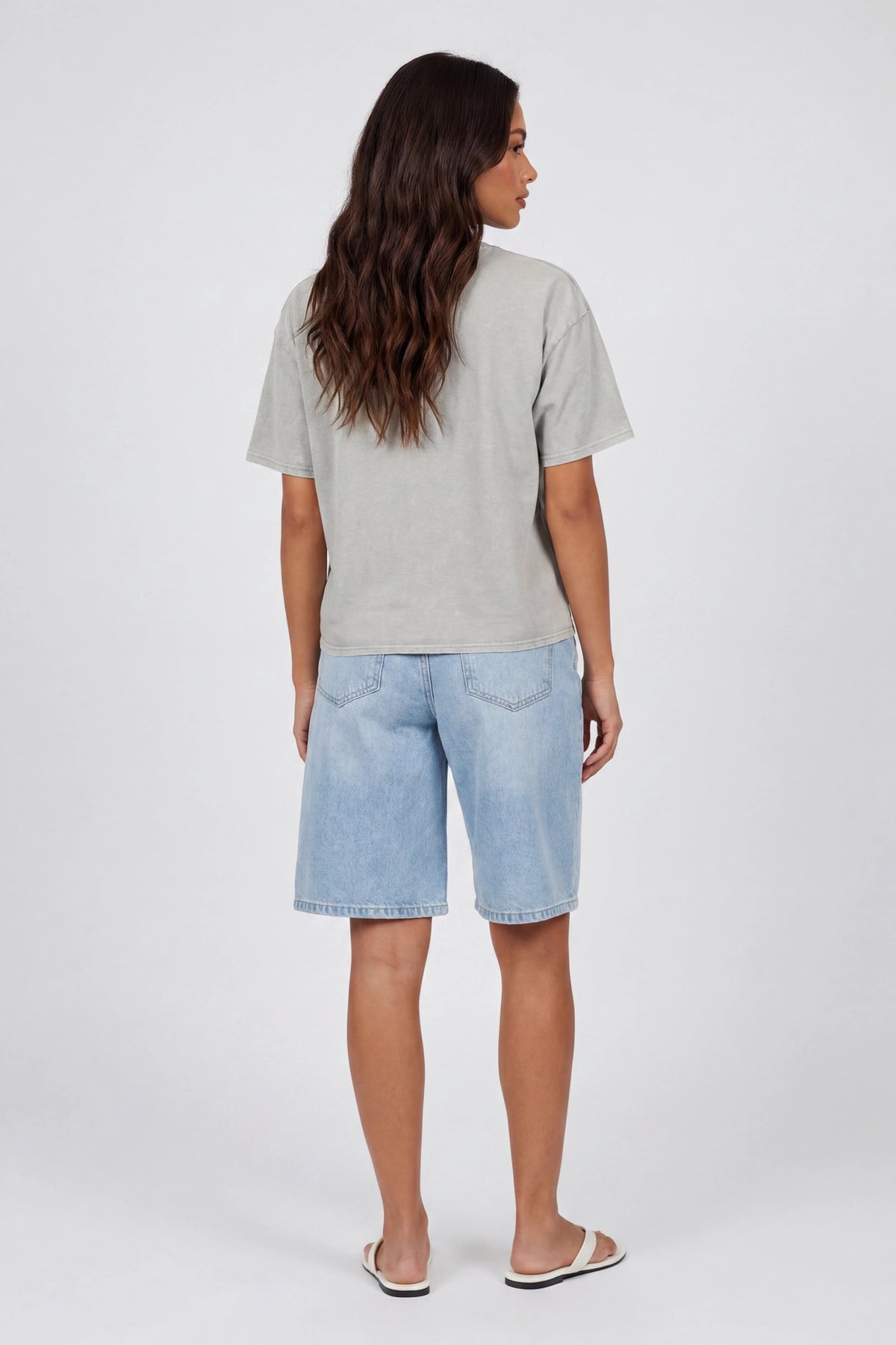 Alt View 3. Washed Graphic Boyfriend T-Shirt - Heather Grey - Back - Charcoal