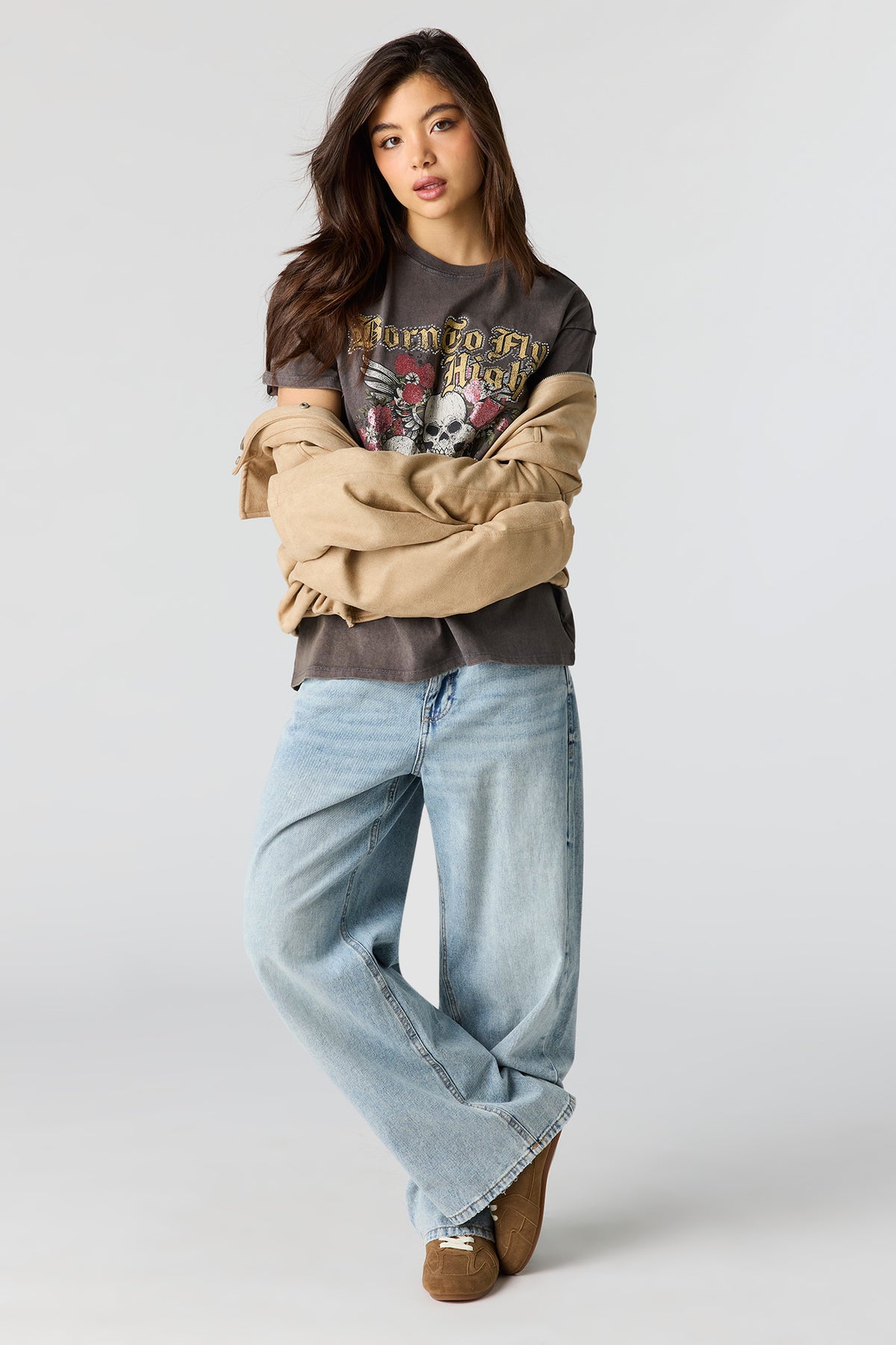 Alt View 3. Rhinestone Graphic Washed Boyfriend T-Shirt - Charcoal
