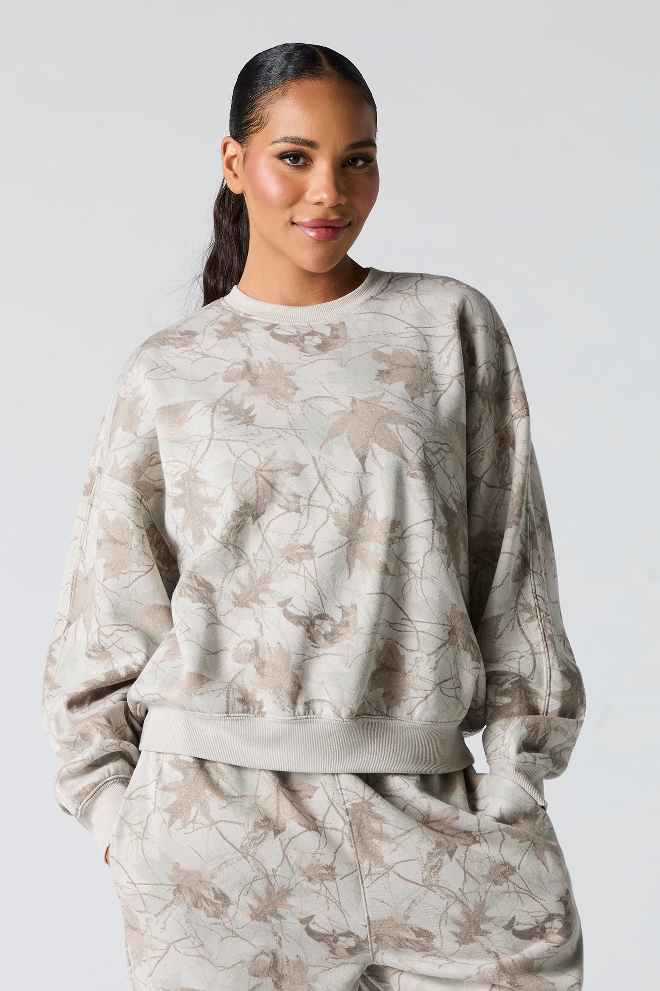 Camo Leaf Print Fleece Sweatshirt