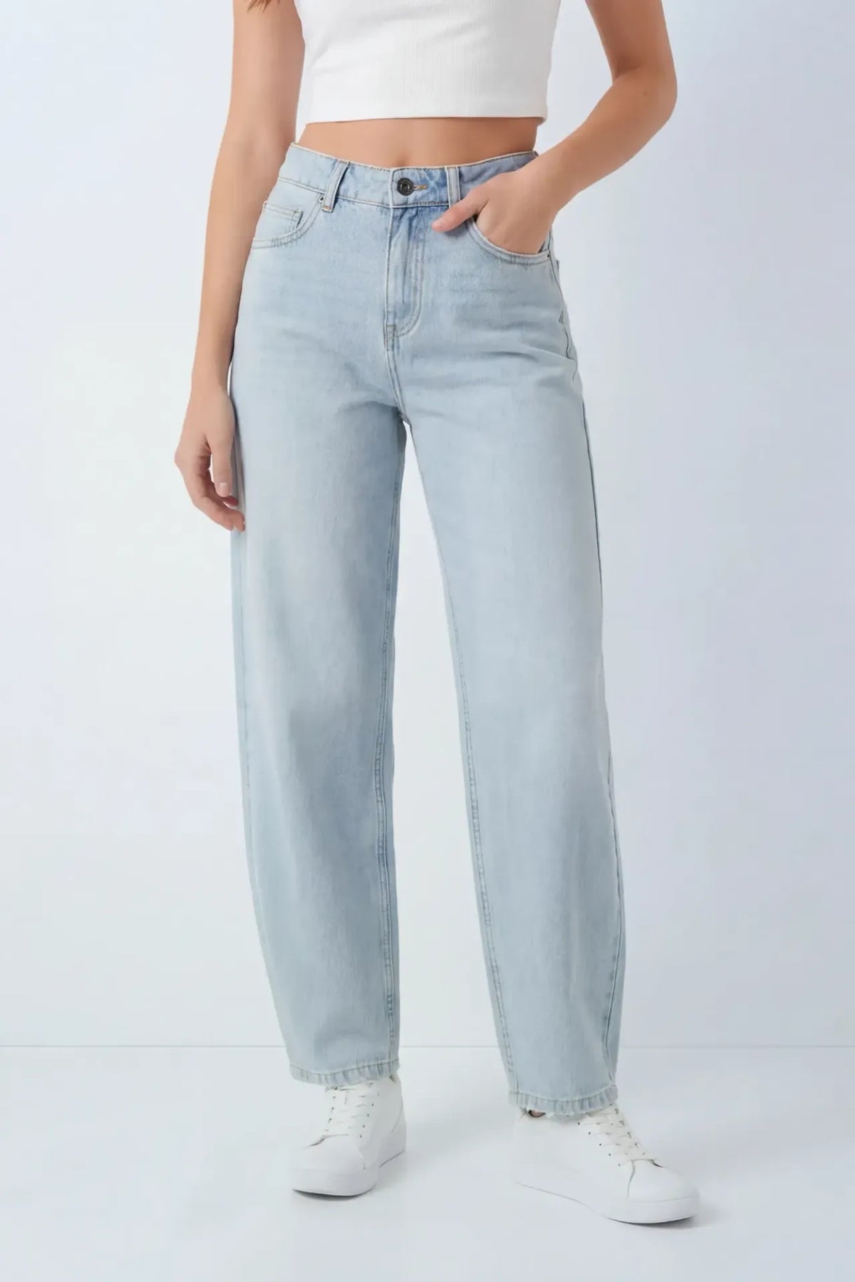 Alt View 4. Low Rise Barrel Jean - Light Denim Blue