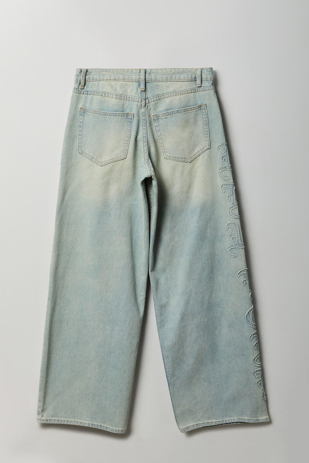 Alt View 2. London Low Rise Super Baggy Jean - Light Denim Blue