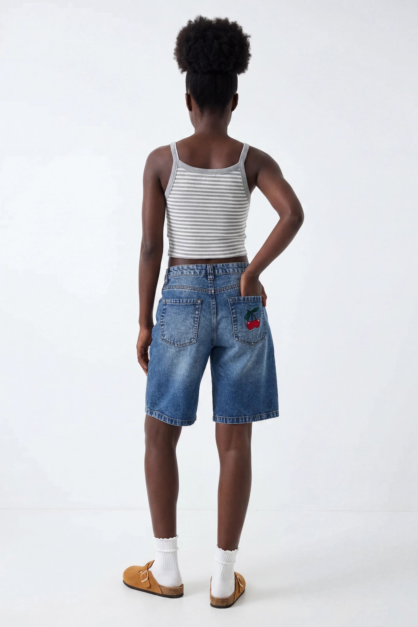 Brooklyn Low Rise Embroidered Baggy Denim Jort – Charlotte Russe