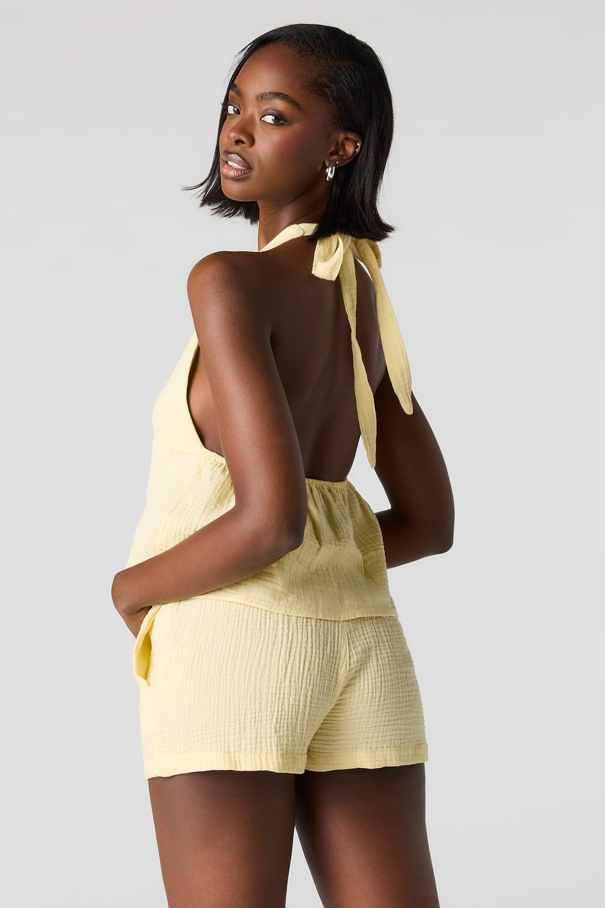 Alt View 2. Textured Drawstring Short - Yellow