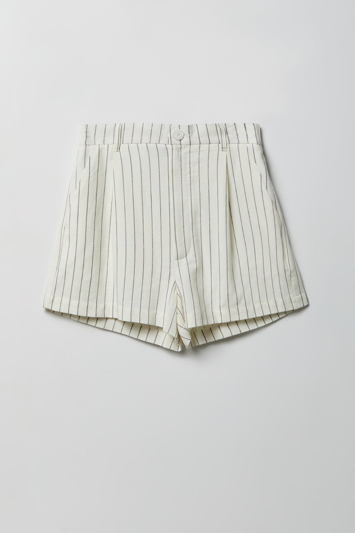 Alt View 5. Linen-Blend Tailored Short - Pinstripe