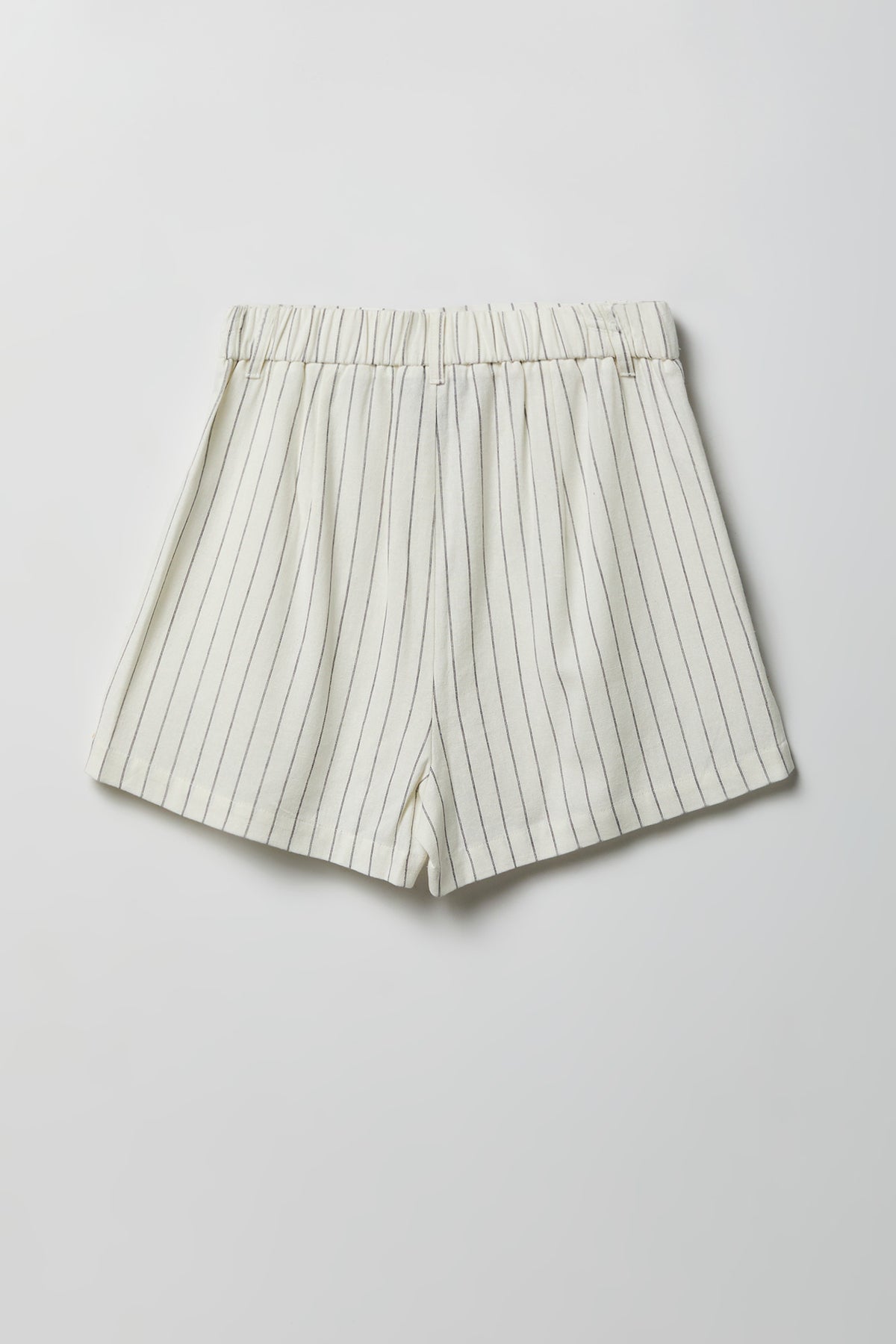 Alt View 6. Linen-Blend Tailored Short - Pinstripe