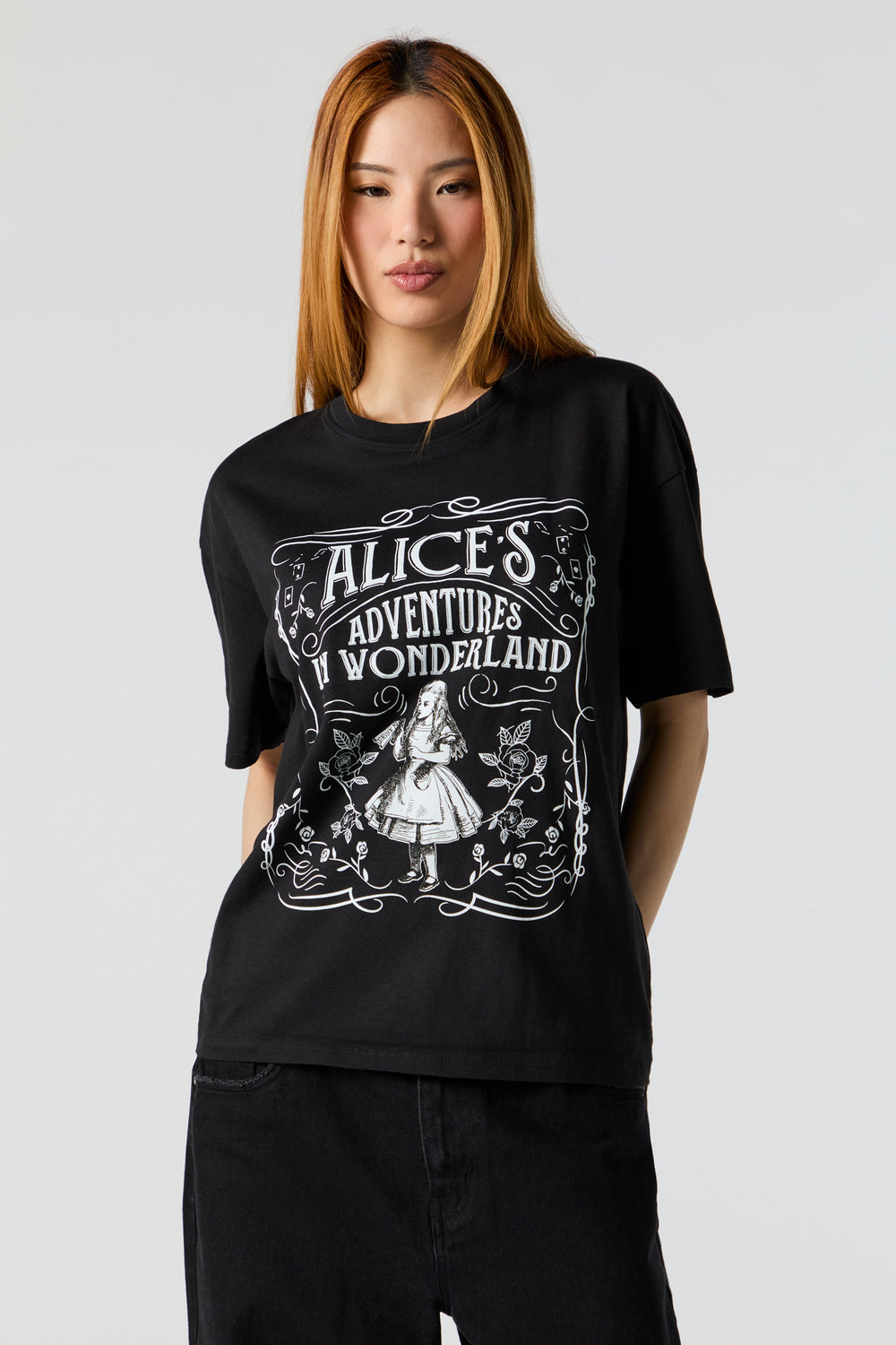 Alice In Wonderland Graphic Boyfriend T-Shirt Alice In Wonderland Graphic Boyfriend T-Shirt 2