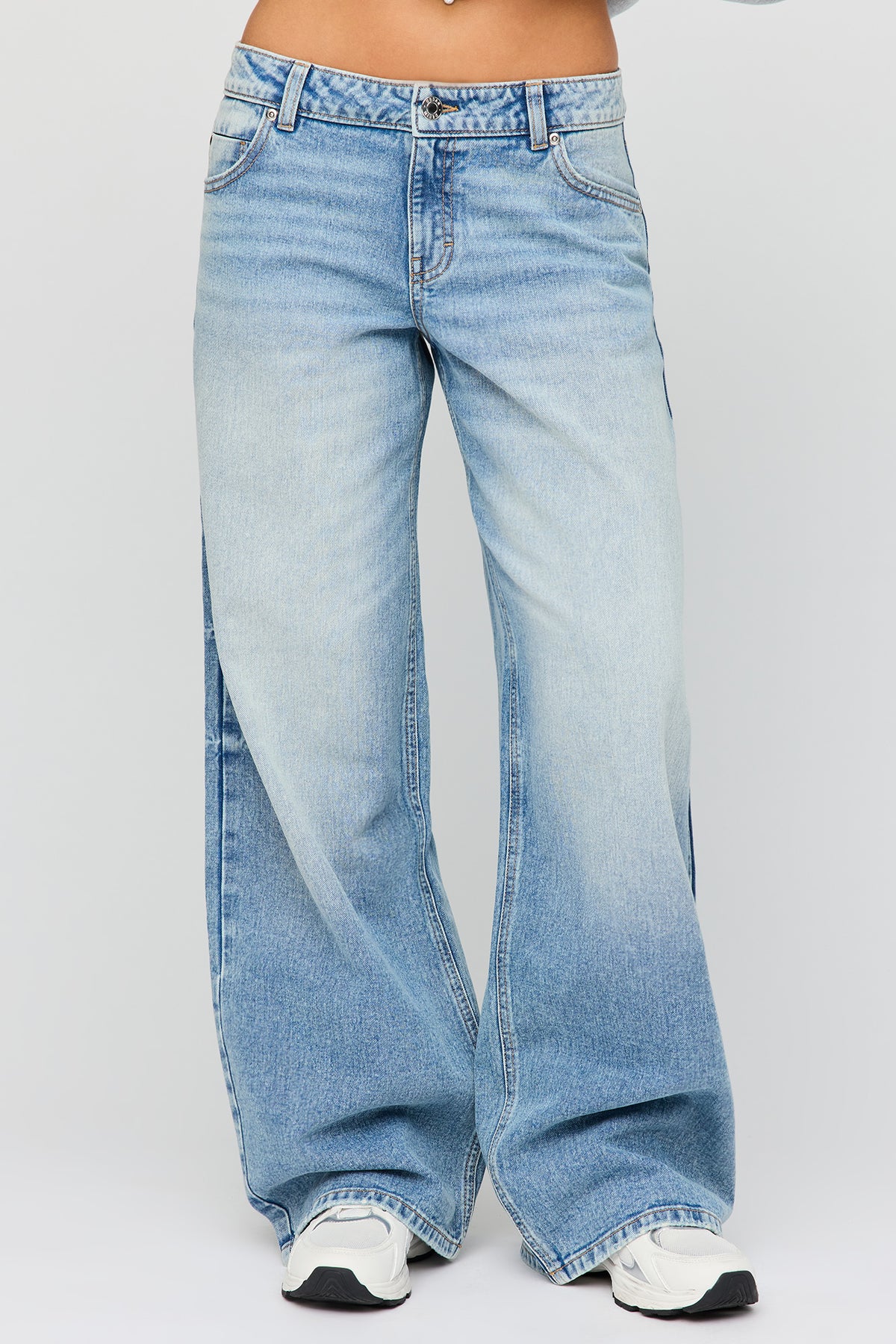 Alt View 2. London Low Rise Super Baggy Medium Jean - Medium Blue