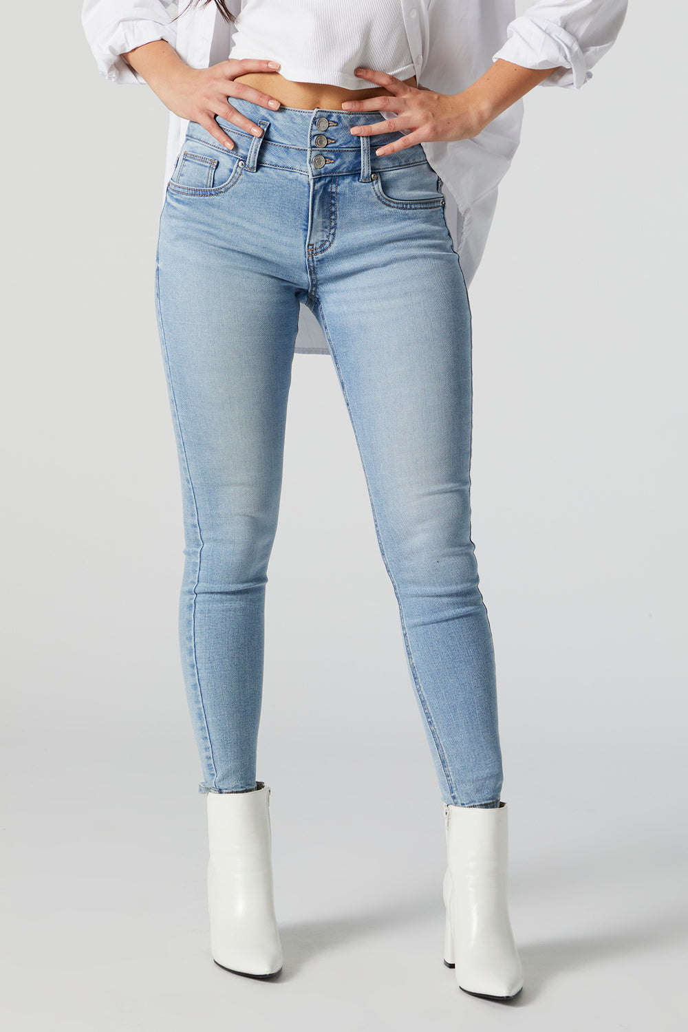 Ibiza Light Wash Push Up Jean Ibiza Light Wash Push Up Jean 2
