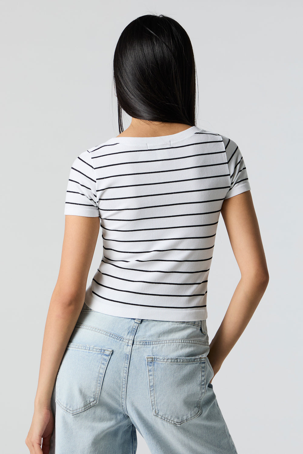 Striped Seamless Ribbed Scoop Neck T-Shirt Striped Seamless Ribbed Scoop Neck T-Shirt 2