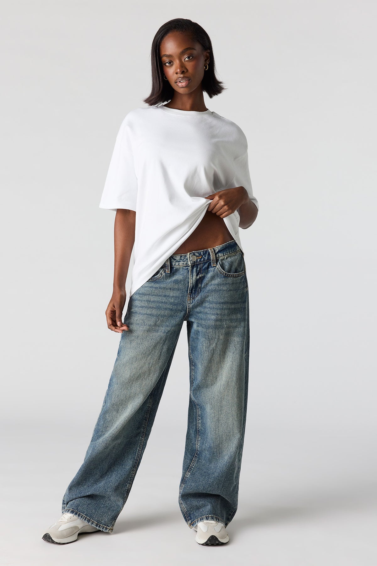 Alt View 3. Luxe Heavy Cotton Oversized Boxy T-Shirt - White