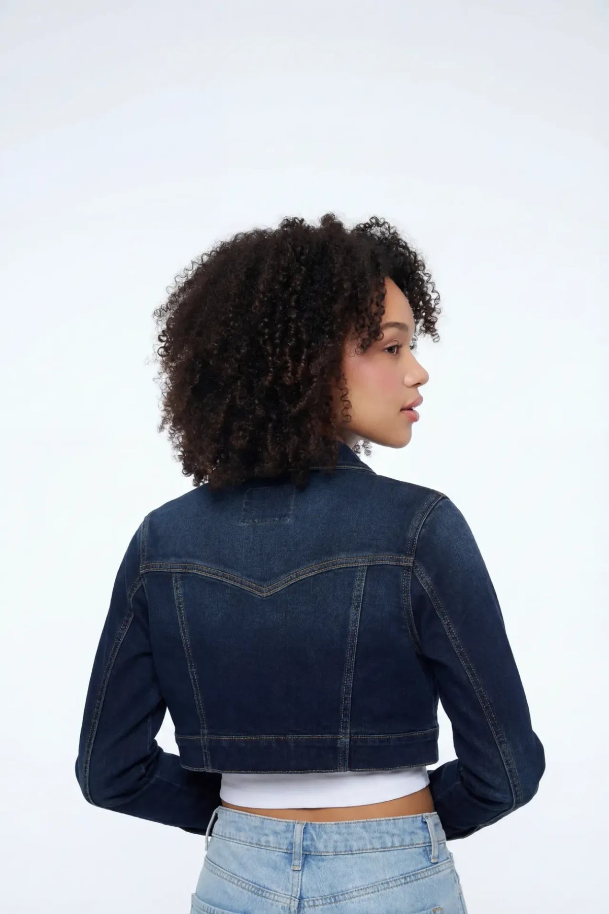 Alt View 2. Classic Cropped Denim Jacket - Denim Blue