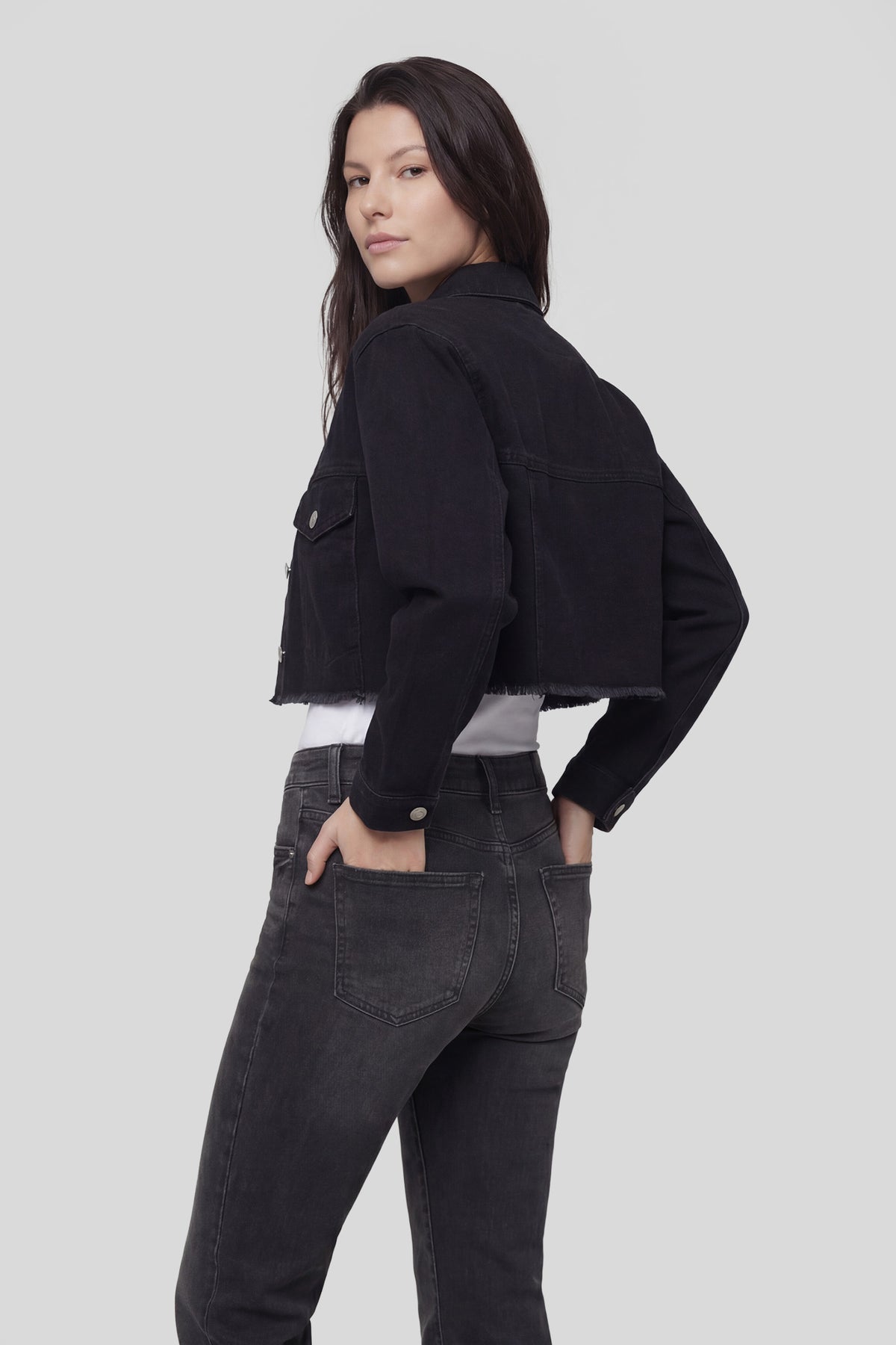 Alt View 2. Cropped Denim Jacket - Black