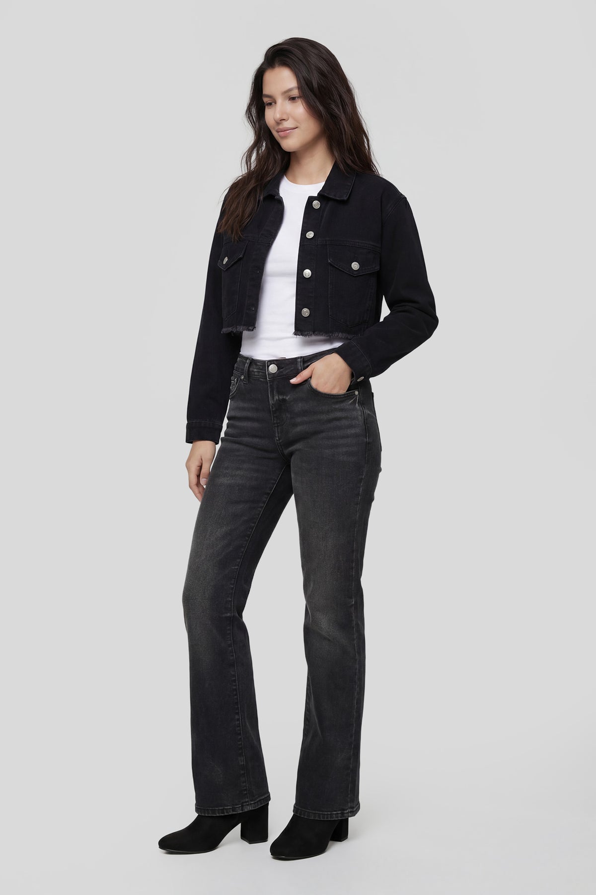 Alt View 3. Cropped Denim Jacket - Black