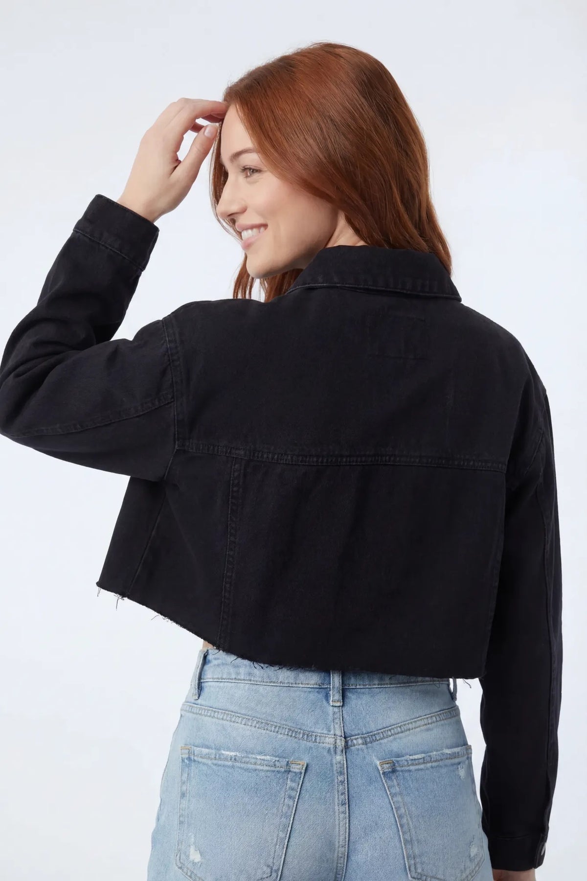 Alt View 2. Cropped Denim Jacket - Black