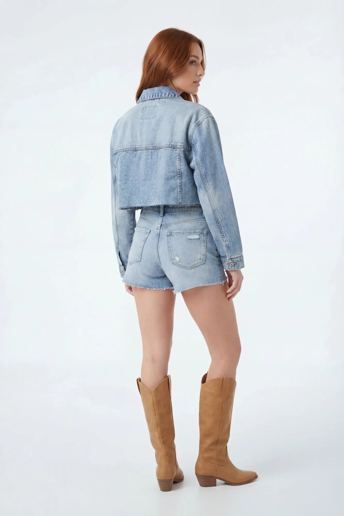 Alt View 4. Cropped Denim Jacket - Light Denim Blue