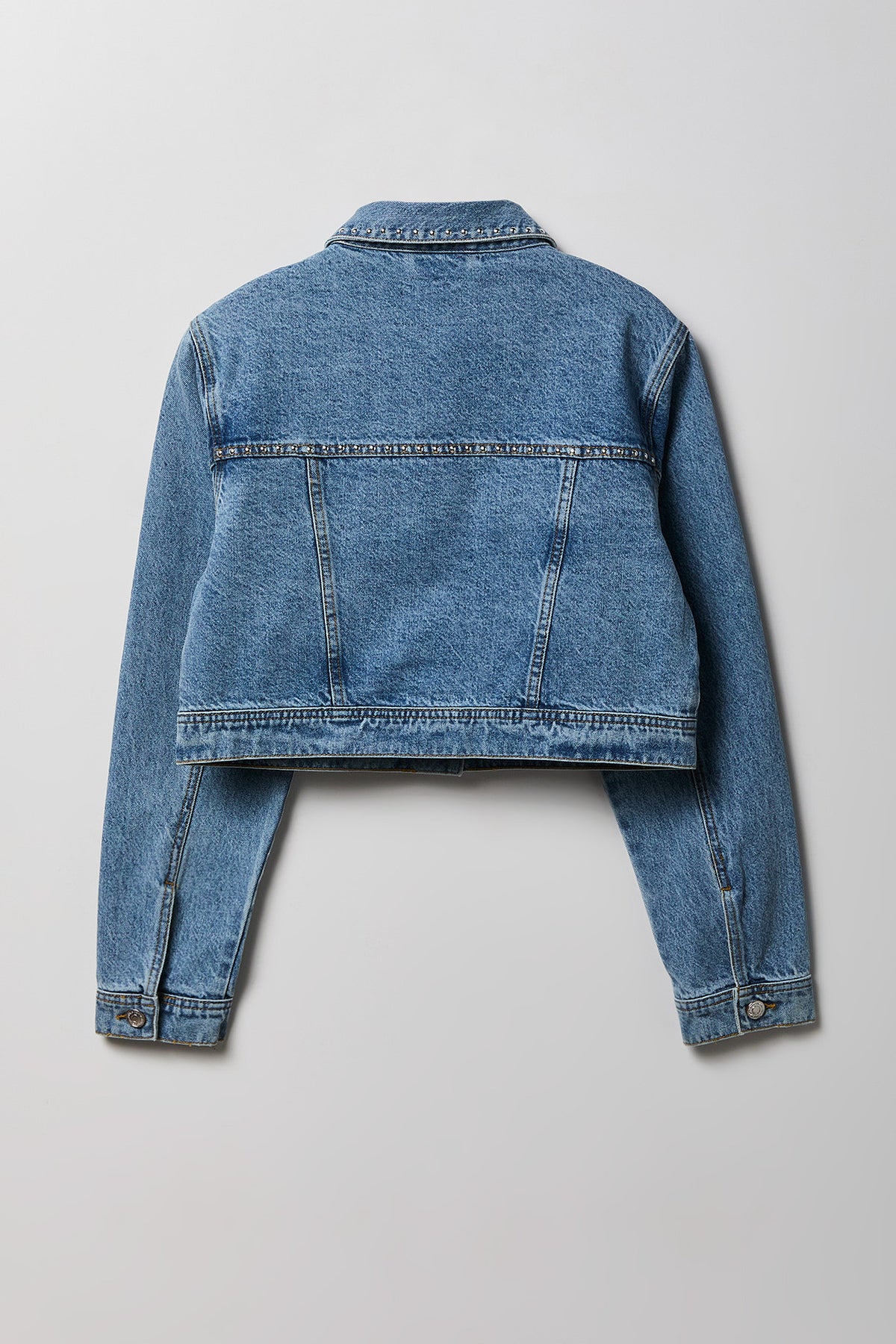 Alt View 5. Studded Cropped Denim Jacket - Pacific Blue