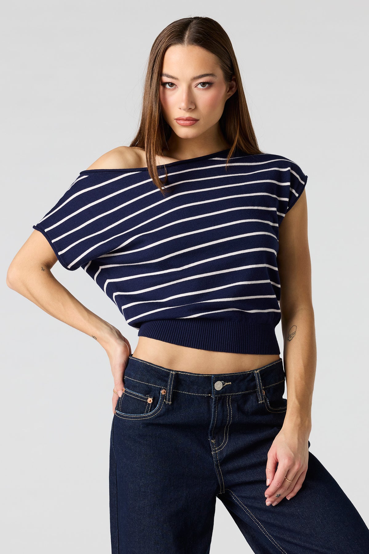 Alt View 4. Dolman Short Sleeve Knit Top - Navy
