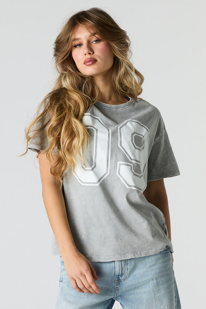 09 Graphic Washed Boyfriend T-Shirt