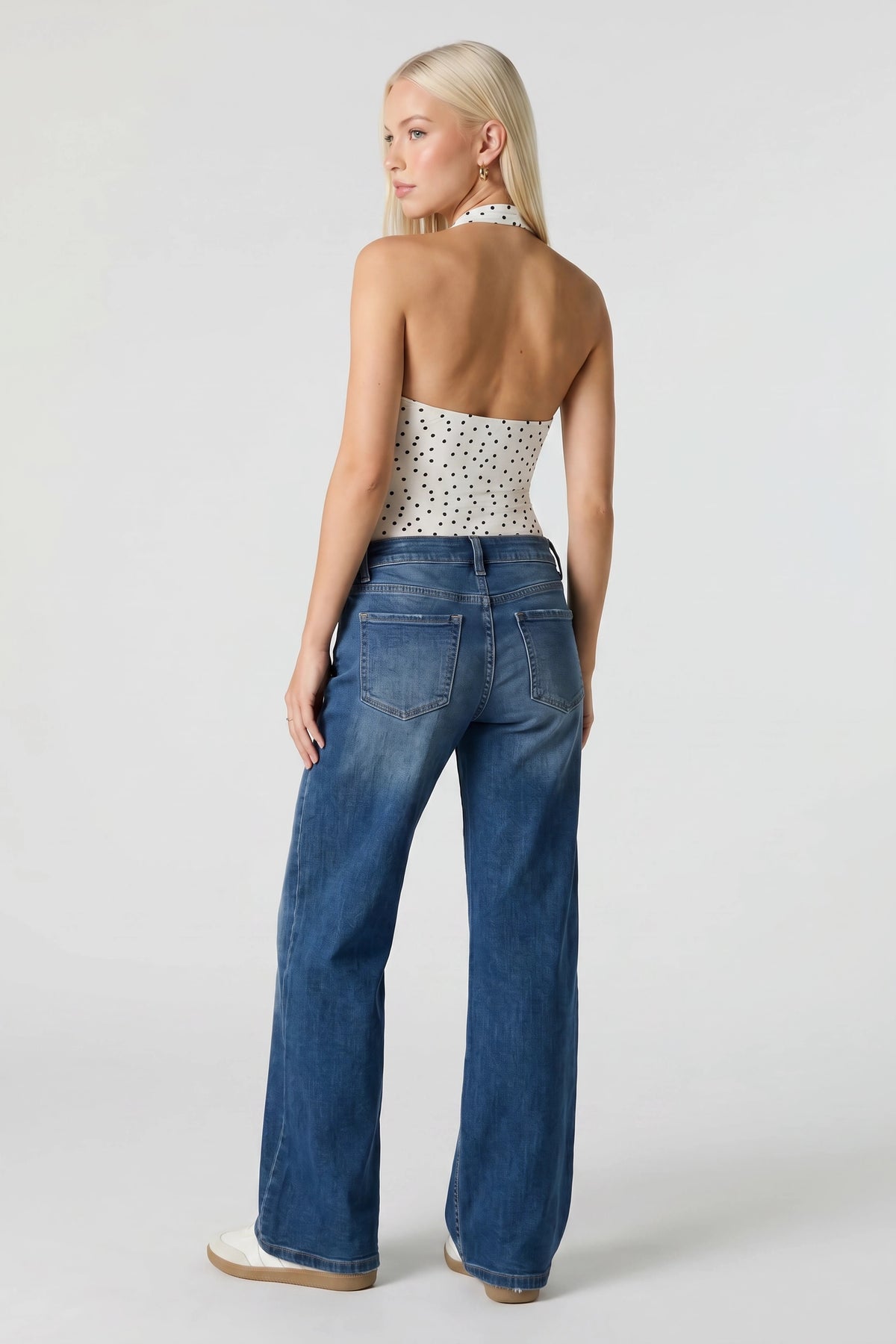 Alt View 3. 059003038200_68_1 - Off White