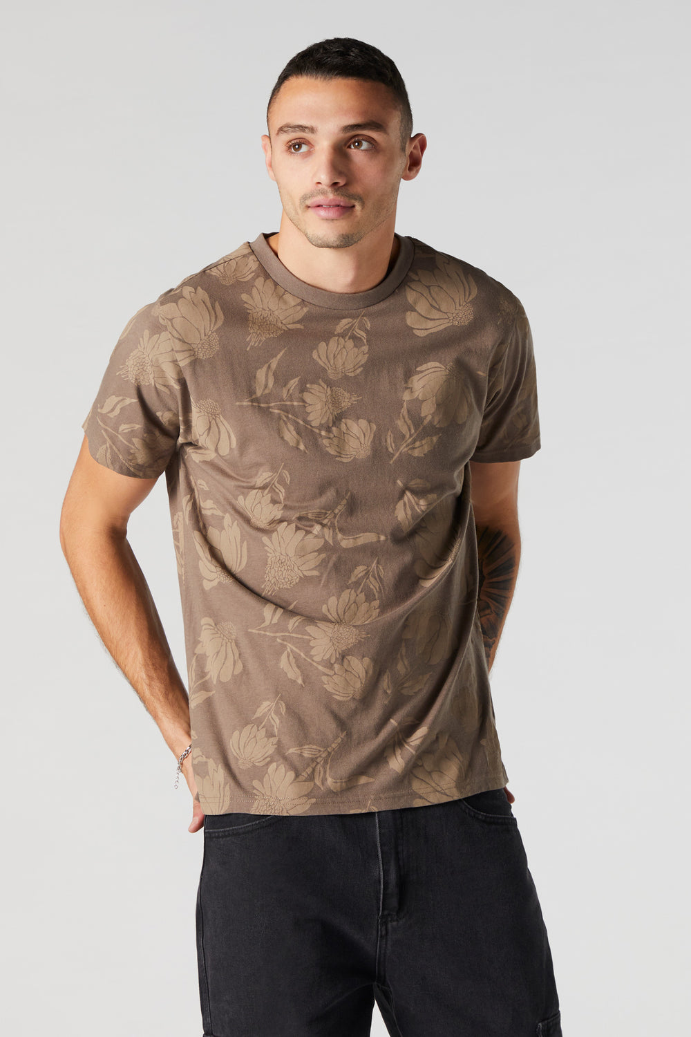 Chunky Floral Graphic T-Shirt Chunky Floral Graphic T-Shirt 8