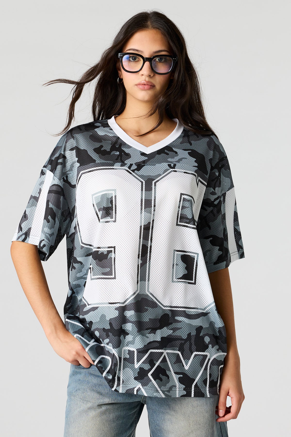 Mesh Graphic V-Neck Jersey - Silver