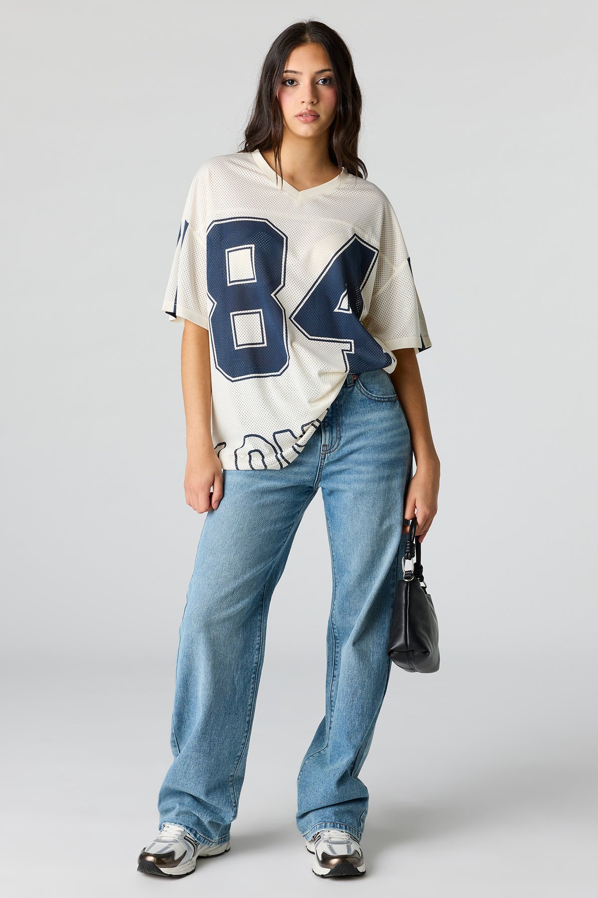 Alt View 3. Mesh Graphic V-Neck Jersey - Ivory