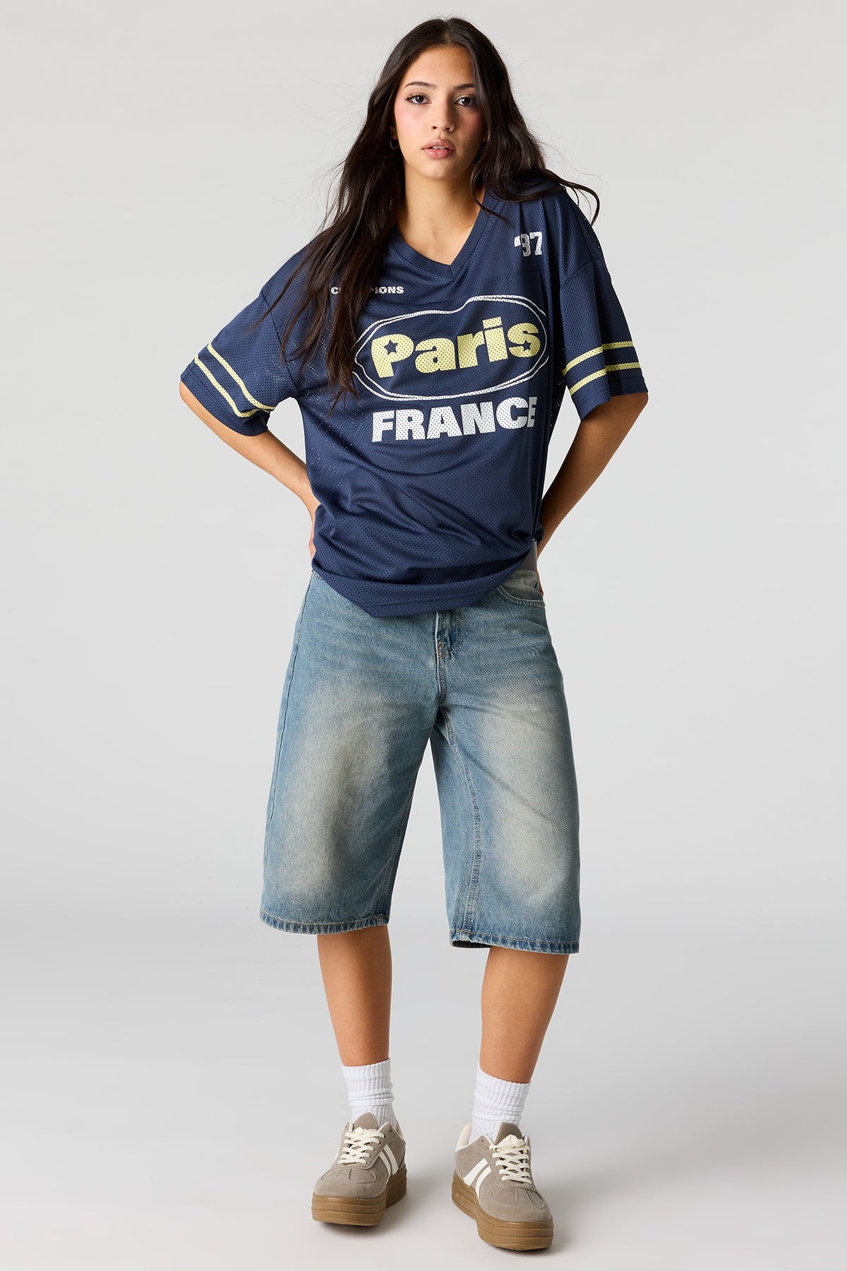 Alt View 3. Mesh Graphic V-Neck Jersey - Navy