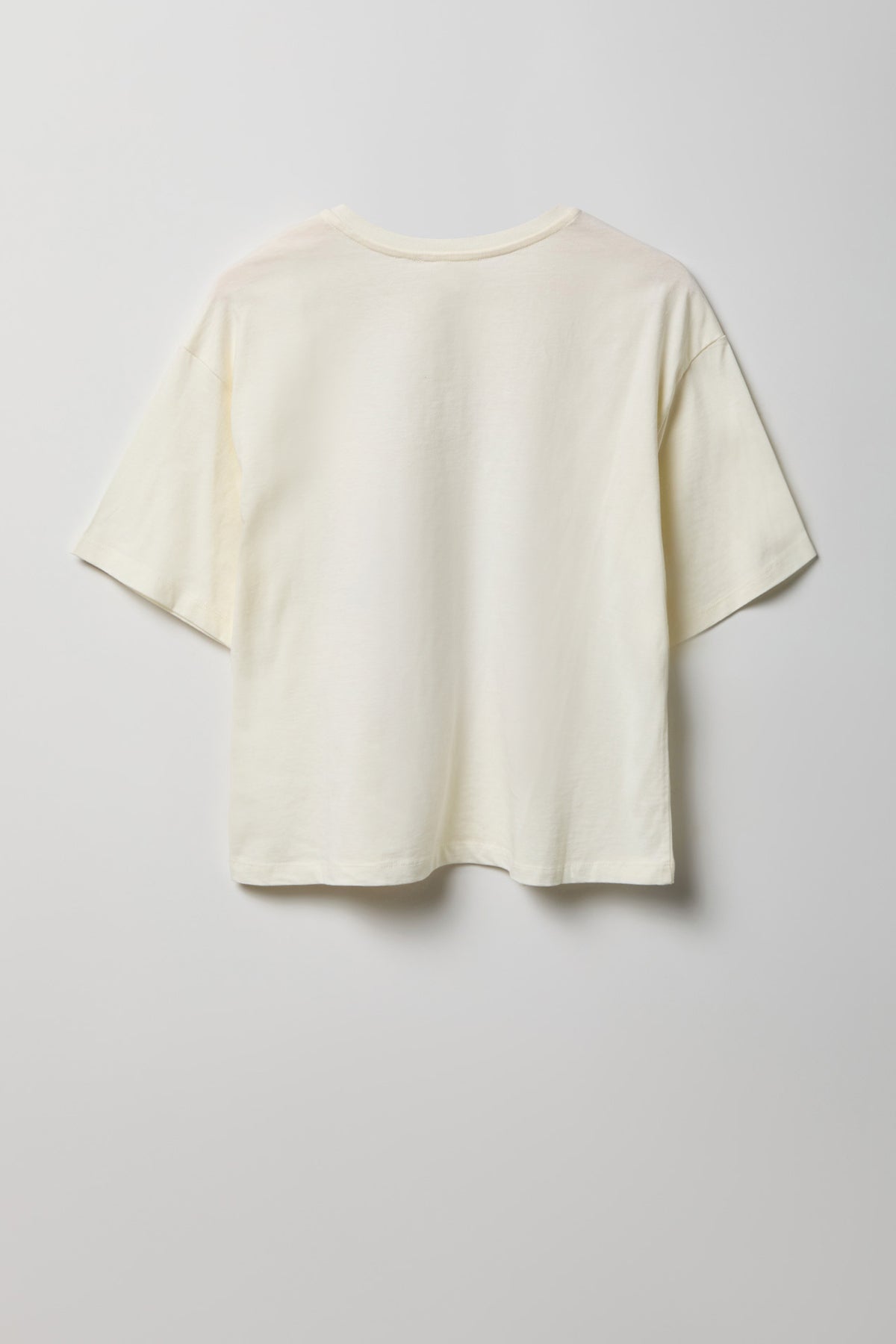 Alt View 5. Destination Graphic Boyfriend T-Shirt - Ivory