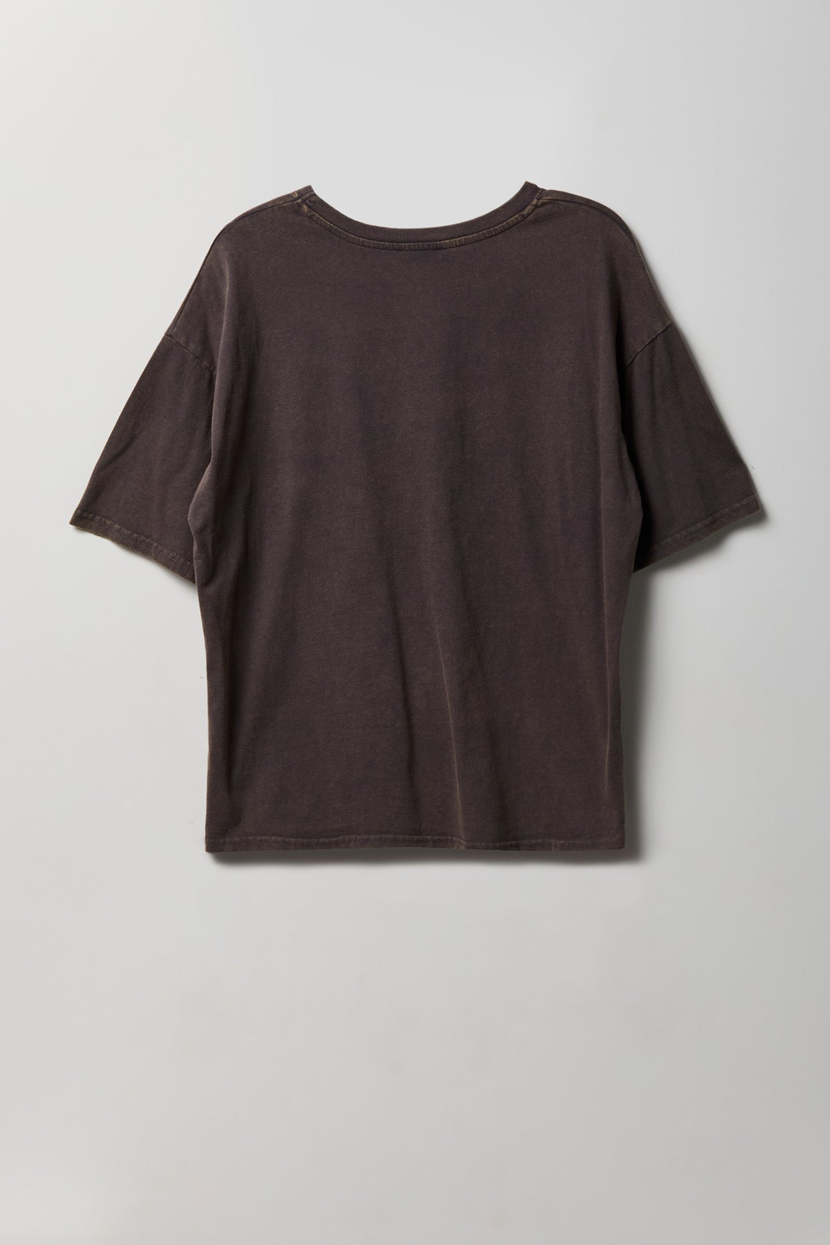 Alt View 2. Washed Graphic Boyfriend T-Shirt - Heather Grey