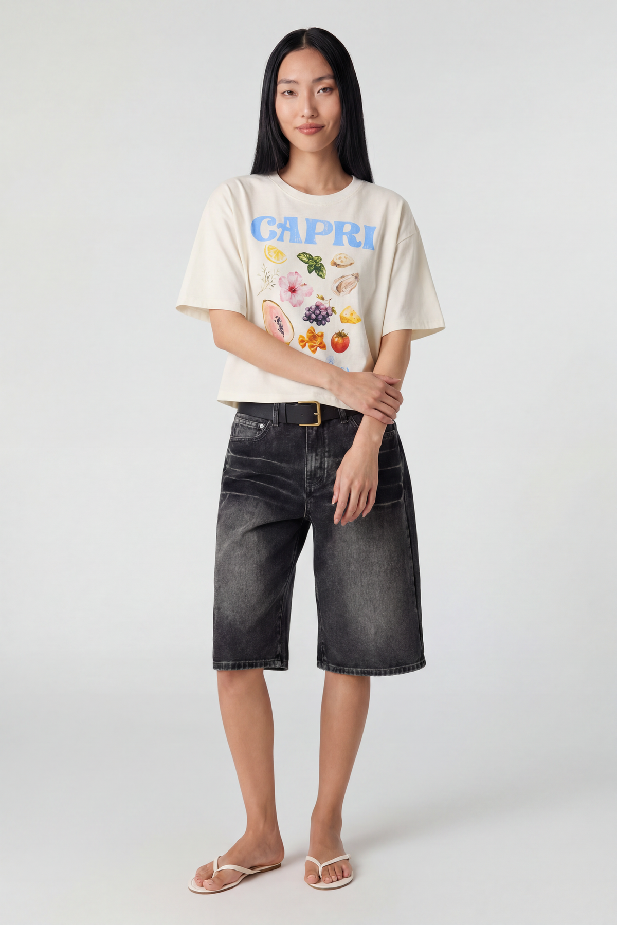 Alt View 2. Summer Graphic Boyfriend T-Shirt - Off White