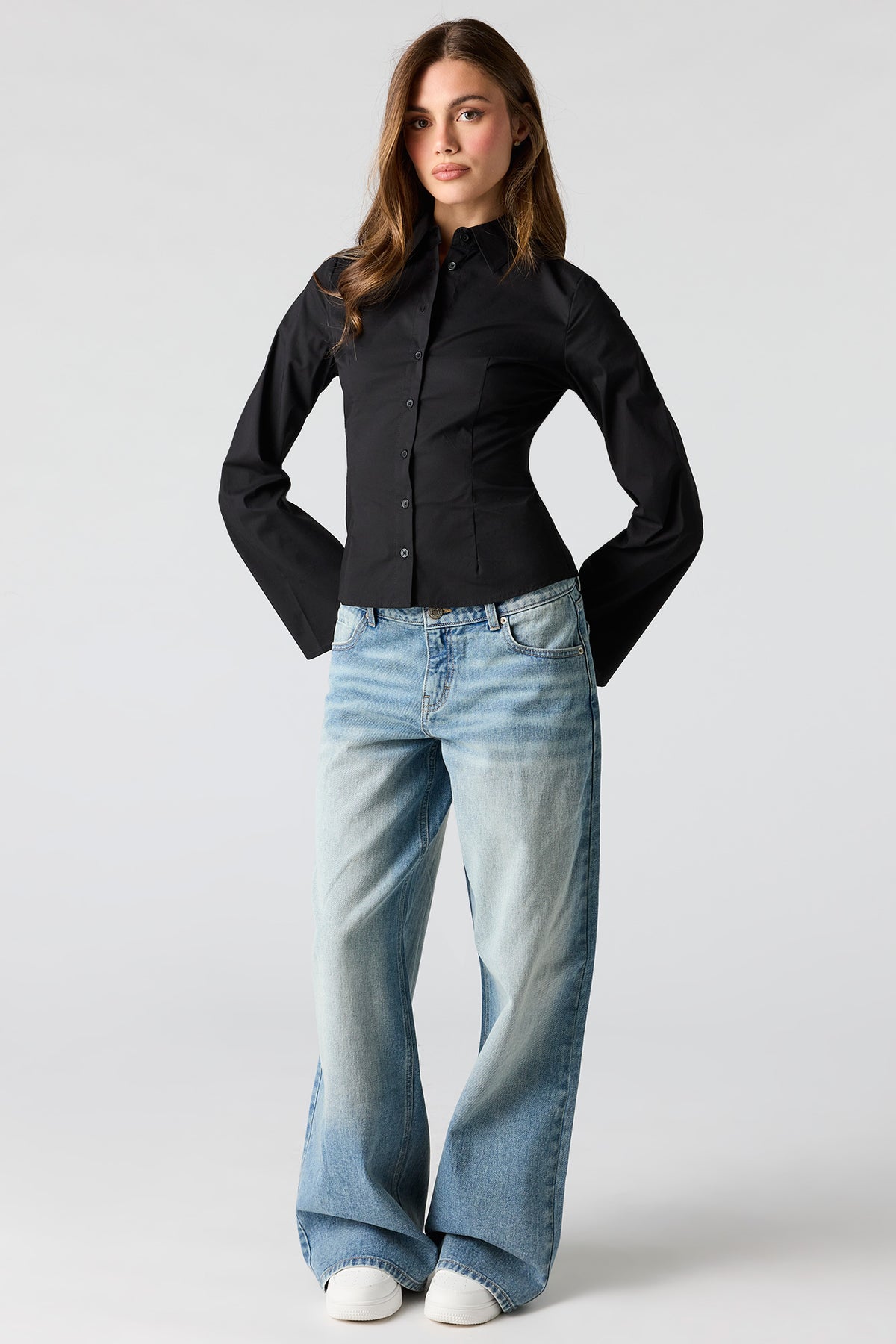 Alt View 3. Fitted Bell Sleeve Button-Up Top - Black