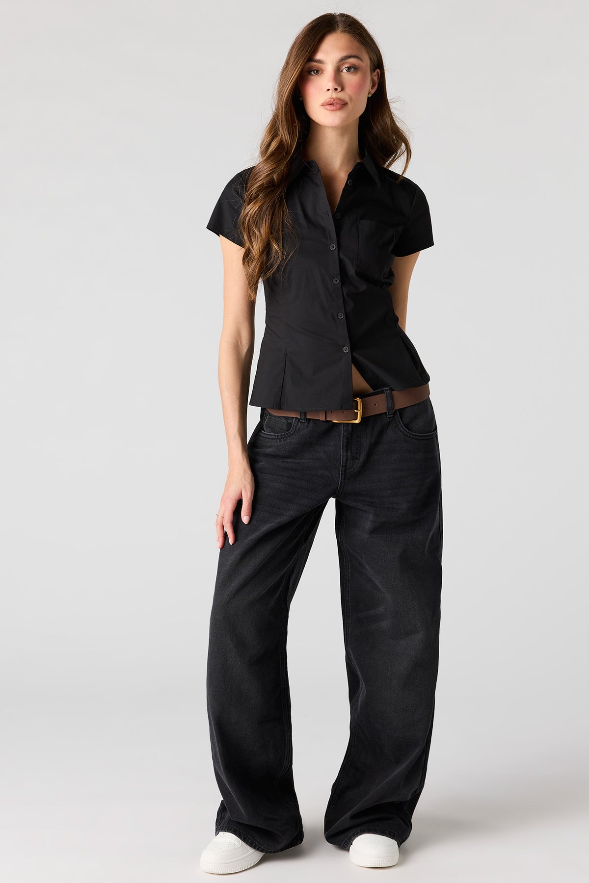 Alt View 3. Fitted Short Sleeve Button-Up Top - Black