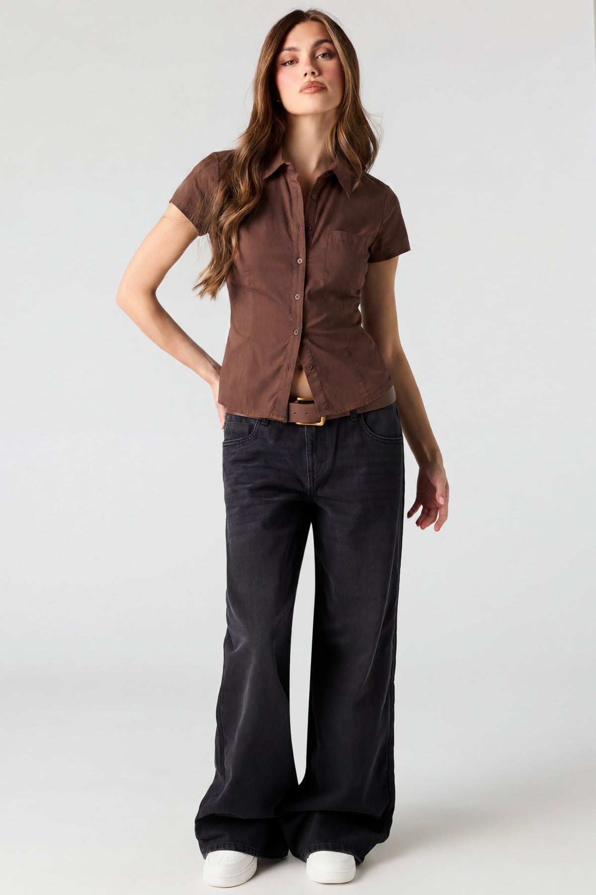 Alt View 3. Fitted Short Sleeve Button-Up Top - Brown