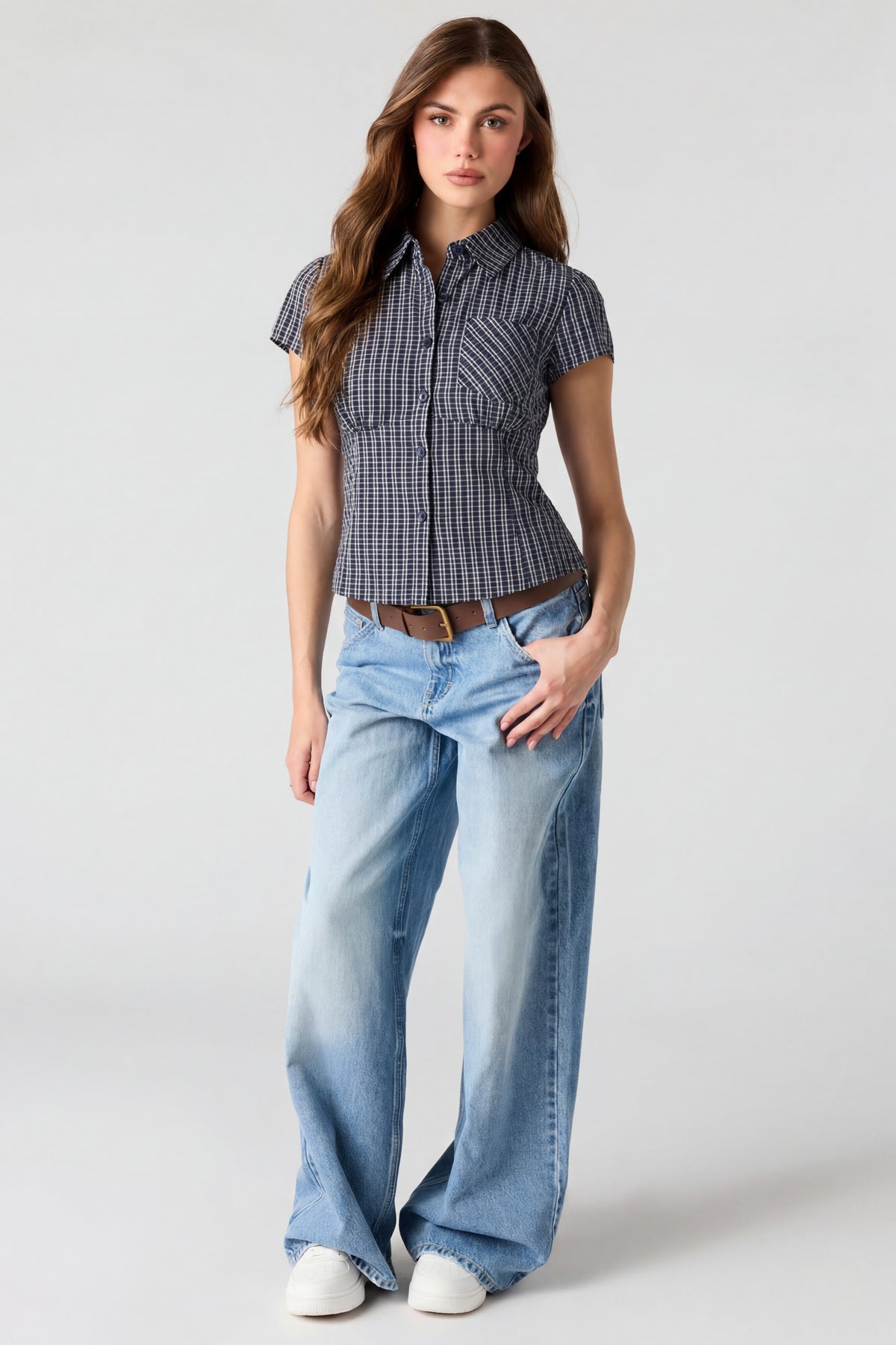 Alt View 3. Fitted Short Sleeve Button-Up Top - Navy