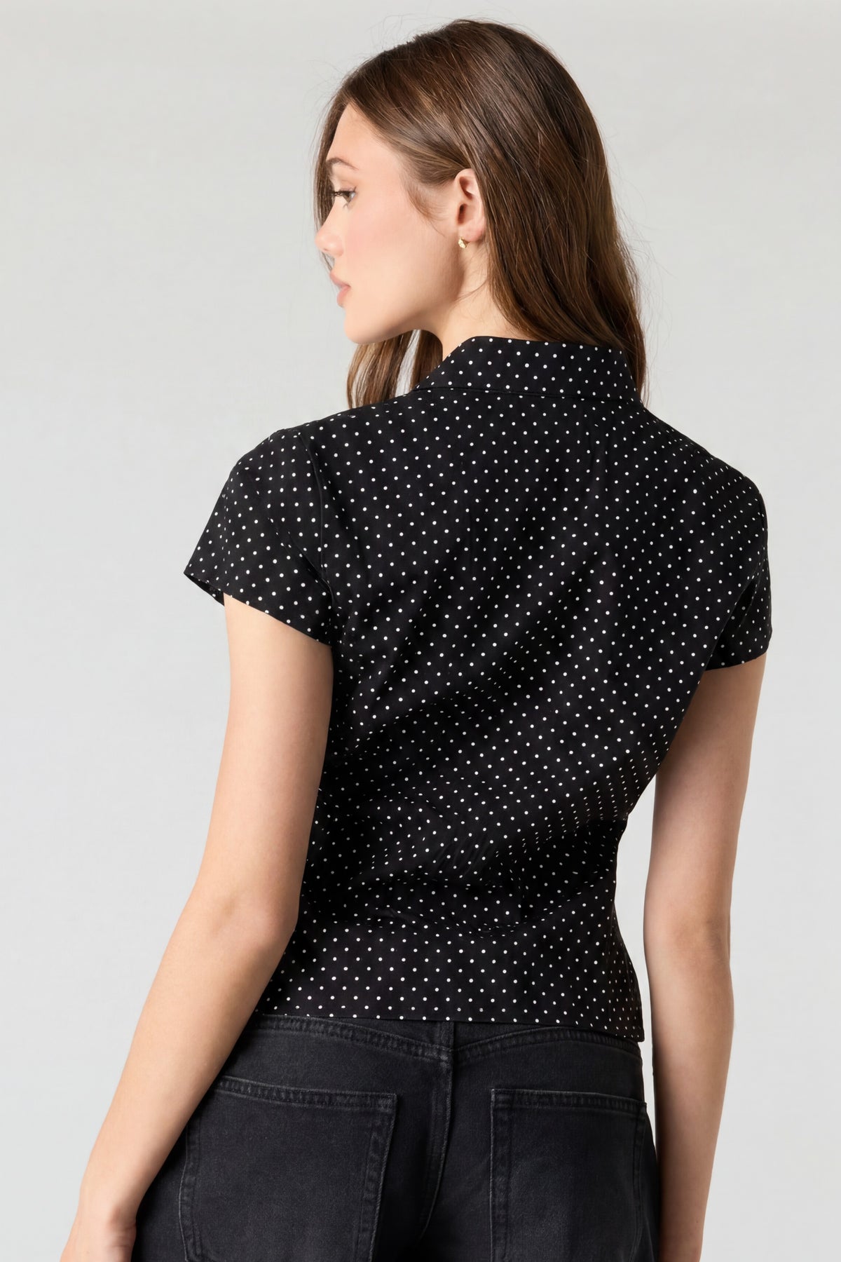 Alt View 2. Fitted Short Sleeve Button-Up Top - Black with White