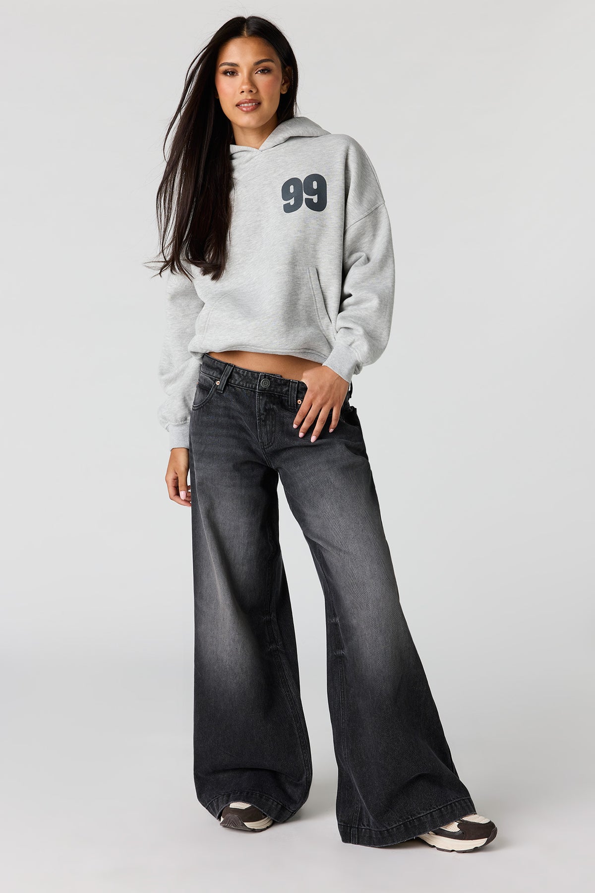 Alt View 3. Fleece Graphic Boxy Hoodie - Heather Grey