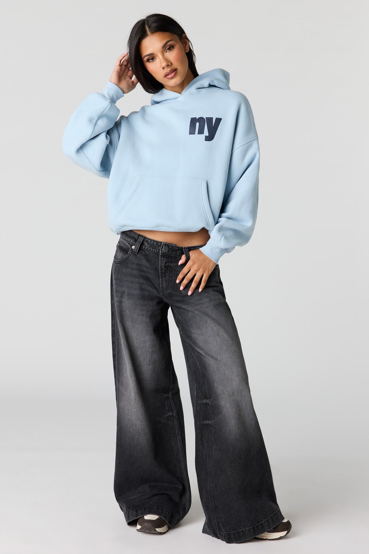 Alt View 3. Fleece Graphic Boxy Hoodie - Light Blue