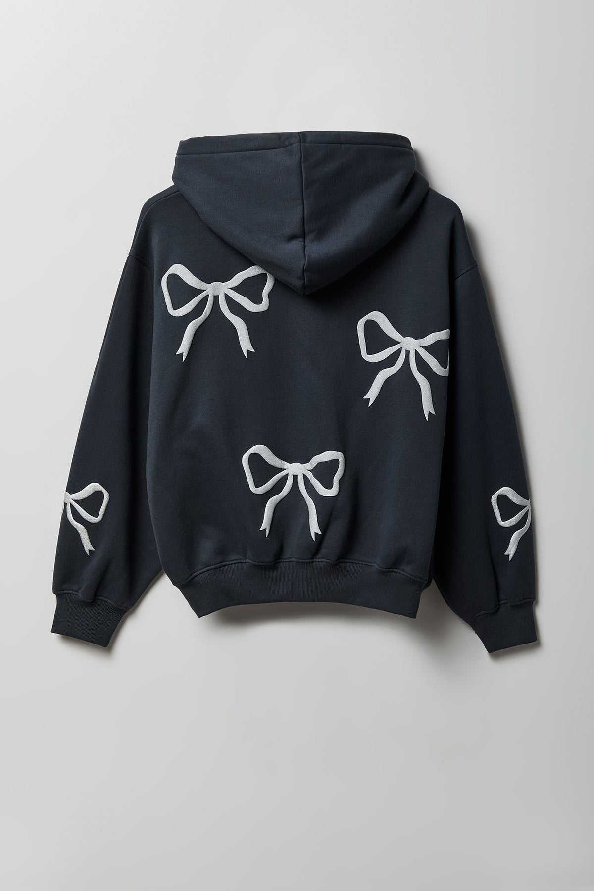 Alt View 2. Fleece Graphic Boxy Hoodie - Silver