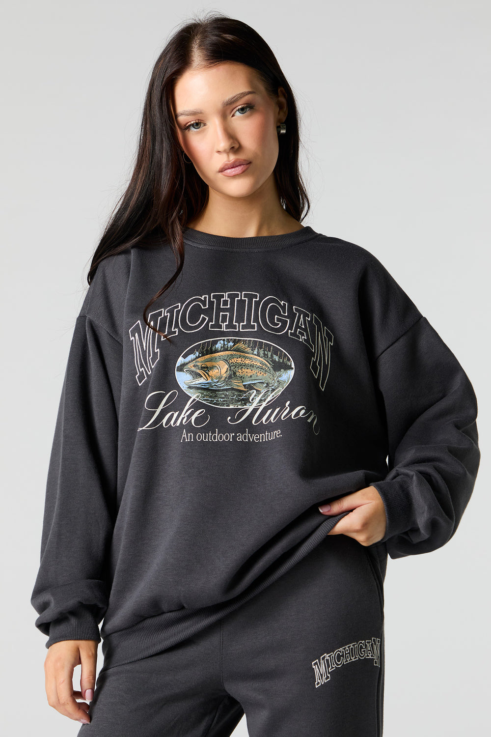 Oversized Destination Embroidered Fleece Sweatshirt Oversized Destination Embroidered Fleece Sweatshirt 8