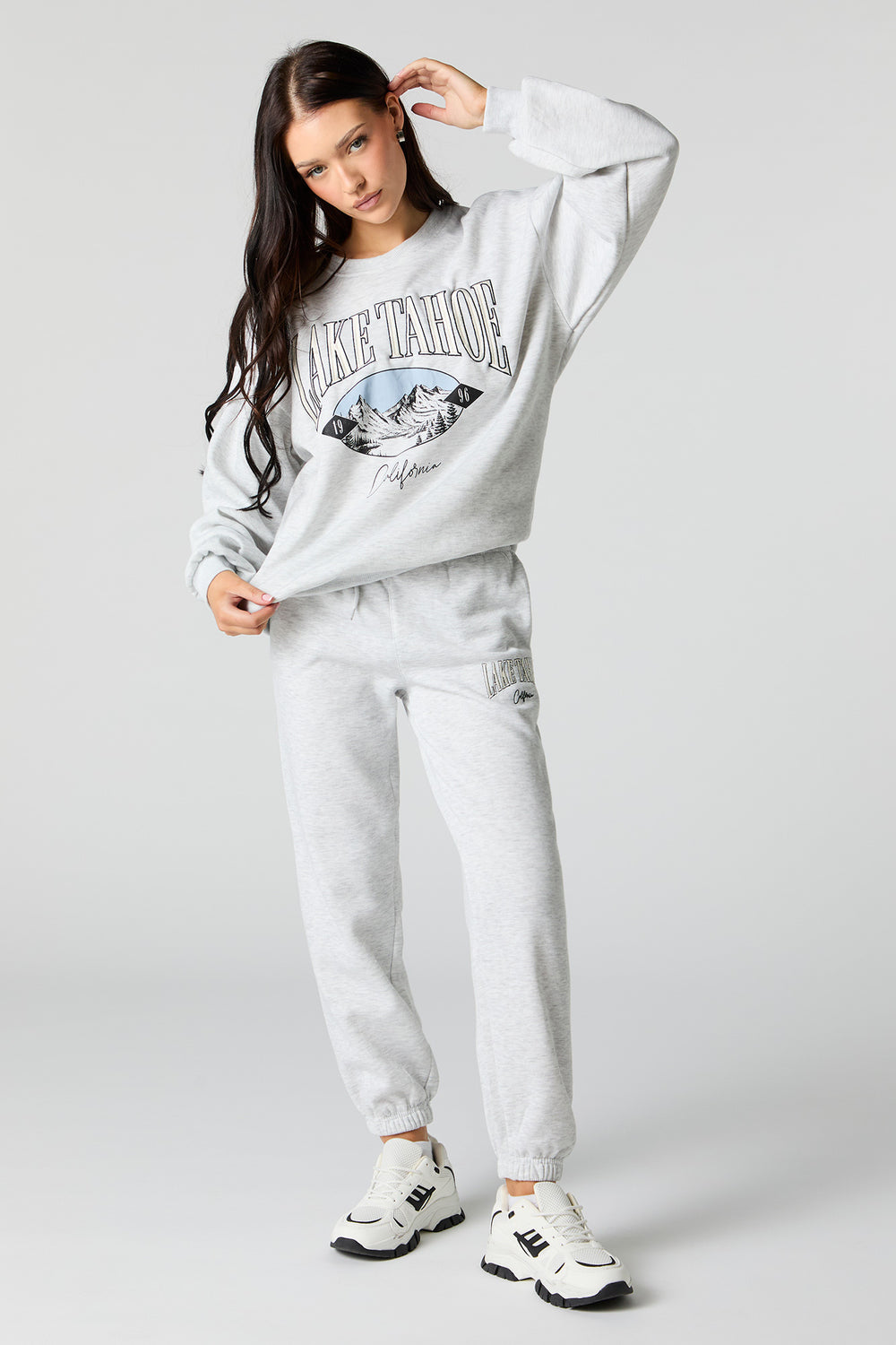 Oversized Destination Embroidered Fleece Sweatshirt Oversized Destination Embroidered Fleece Sweatshirt 13