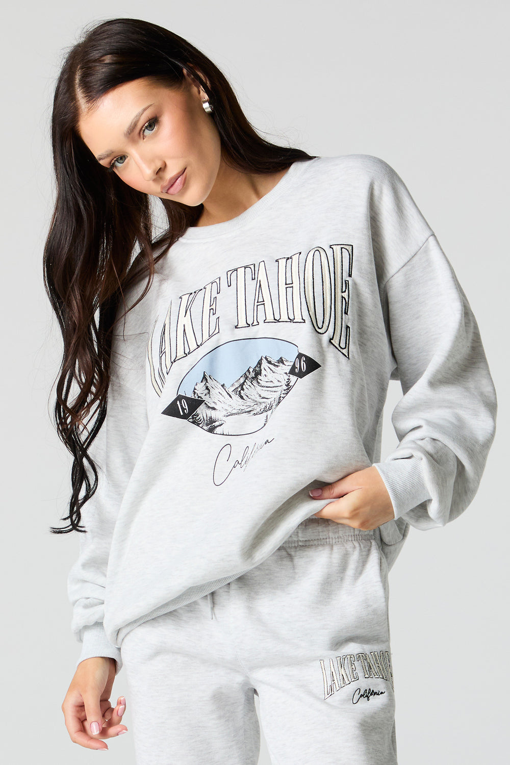 Oversized Destination Embroidered Fleece Sweatshirt Oversized Destination Embroidered Fleece Sweatshirt 11