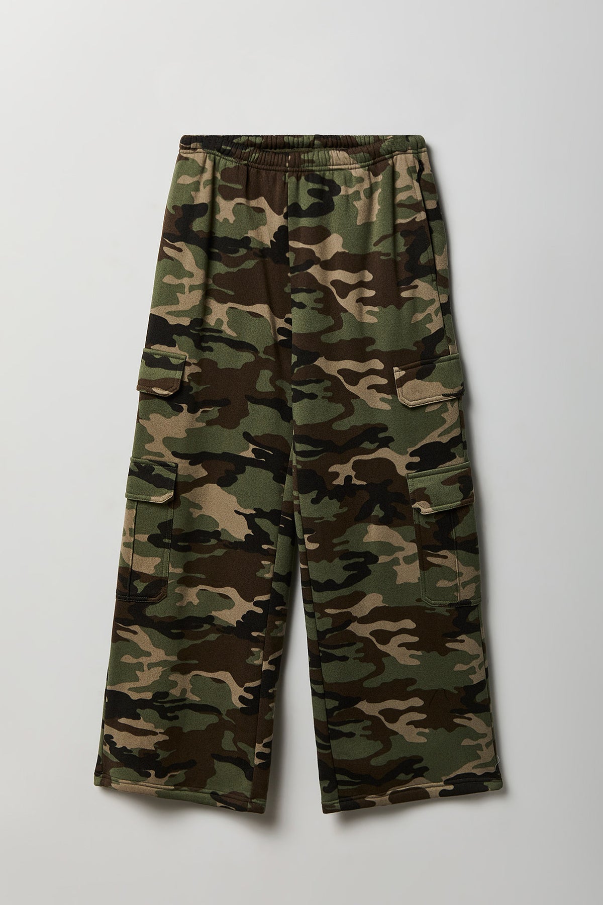 Alt View 4. Fleece Ultra Wide Cargo Sweatpant - Camouflage