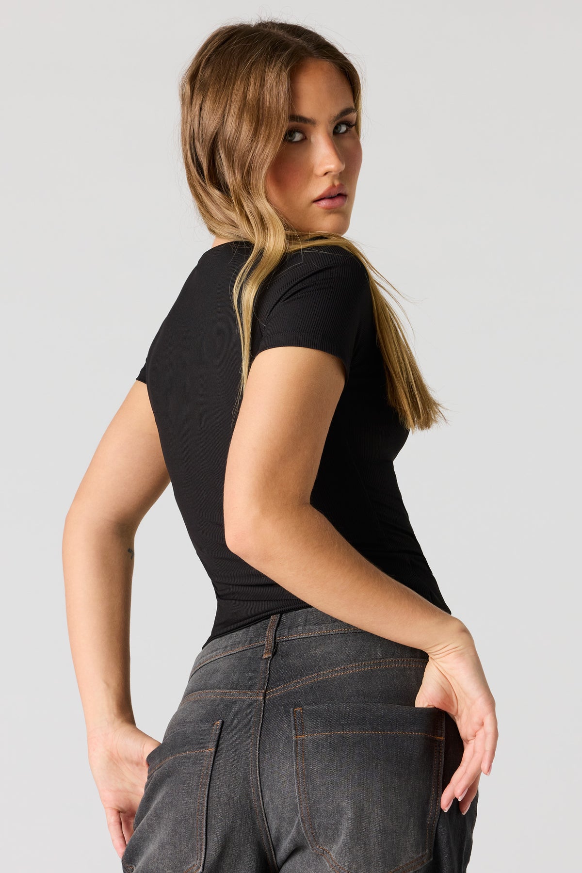 Alt View 2. Contour Ribbed T-Shirt - Black