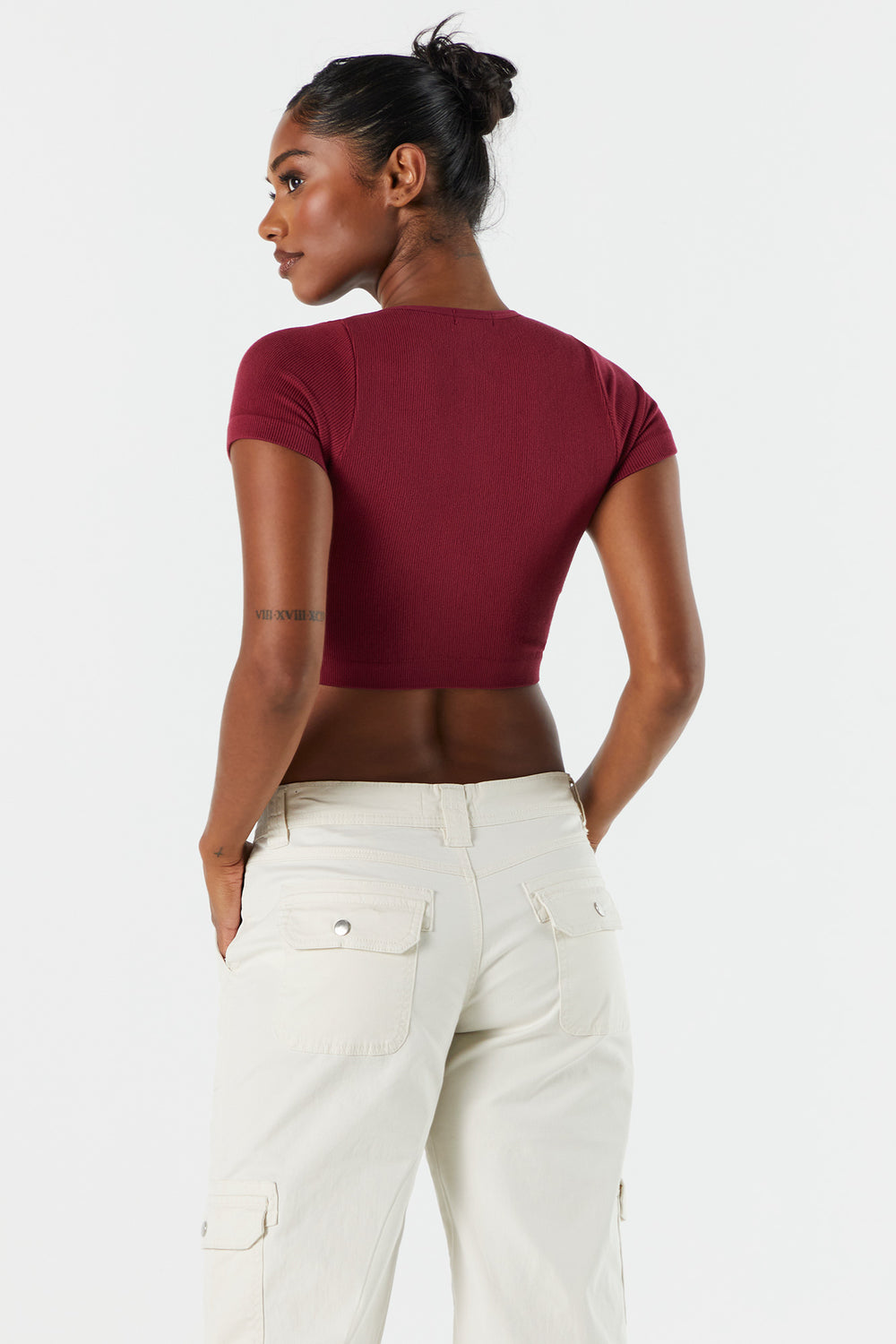 Seamless Ribbed Round Neck Cropped T-Shirt Seamless Ribbed Round Neck Cropped T-Shirt 17