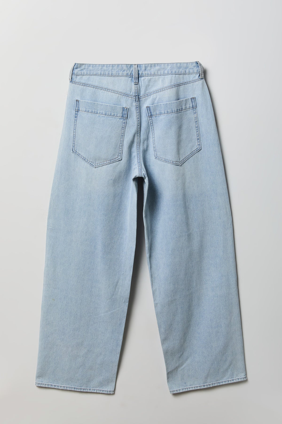 Alt View 2. Mega Baggy Jean with Keychain - Light Denim Blue
